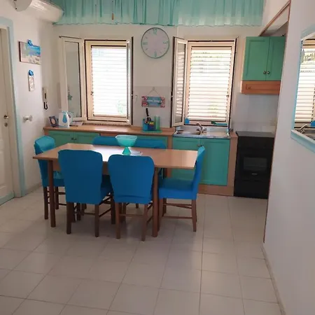 My Little House: Seaside With Patio And Parking Apartment *