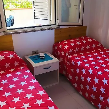 My Little House: Seaside With Patio And Parking Apartment *