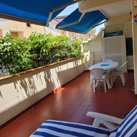My Little House: Seaside With Patio And Parking Apartment *